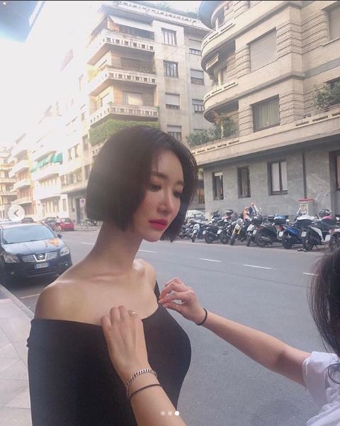 Go Joon-hee Looks Like A Mannequin on the Street! | Daily K Pop News