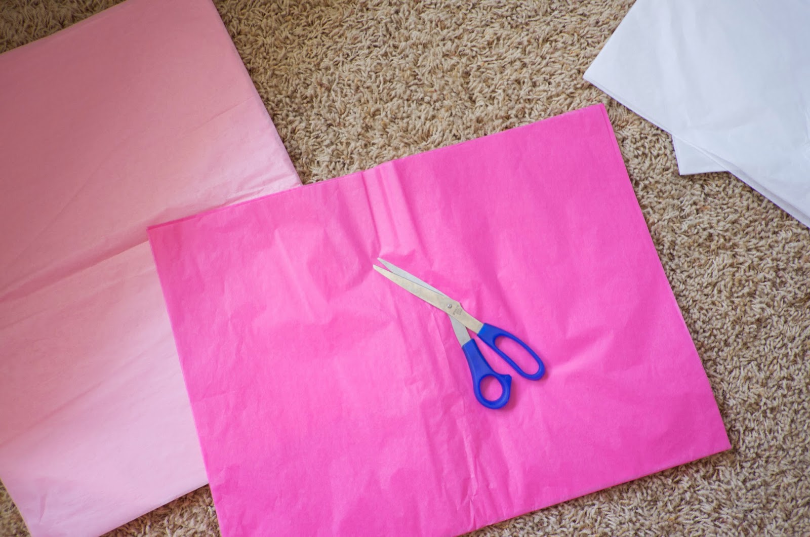 Domestic Fashionista DIY Tissue Paper Garland Twist Tutorial domestic-fashionista-diy-tissue-paper-garland-twist-tutorial