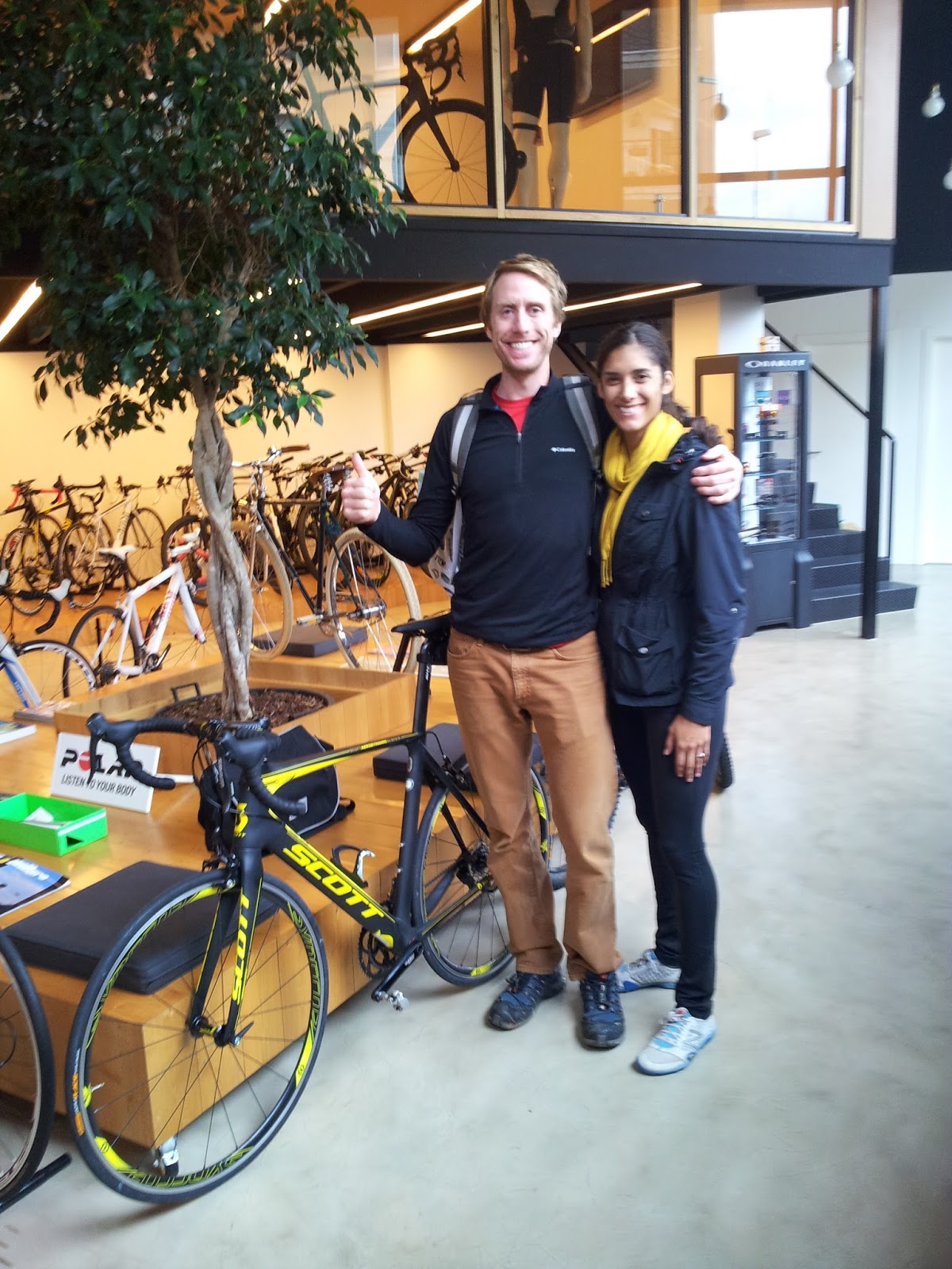 our American customer during pick up of full carbon bike in San Sebastian