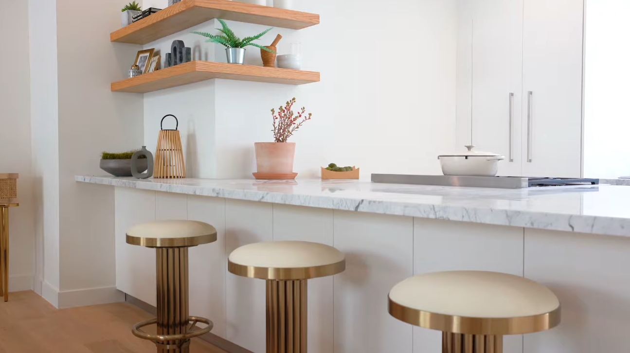 17 Photos vs. 812 Huntley Dr #102, West Hollywood, CA Home Interior Design Tour