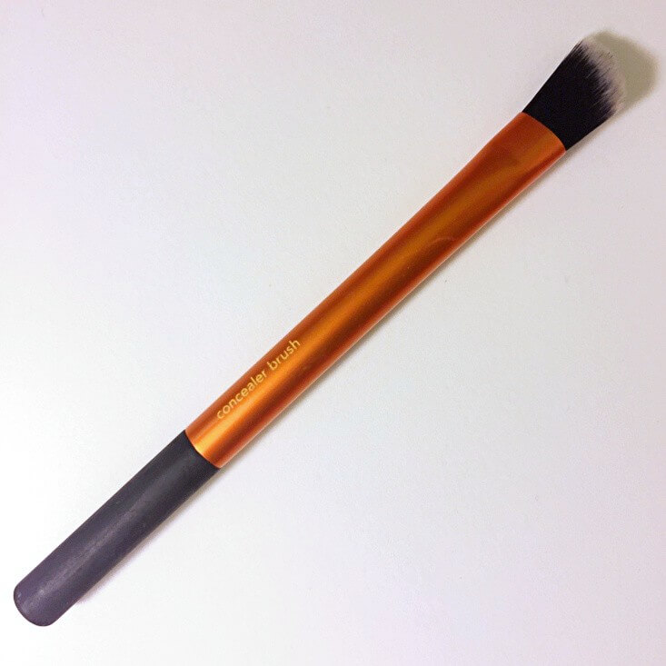 Real Techniques concealer brush Real Techniques concealer brush