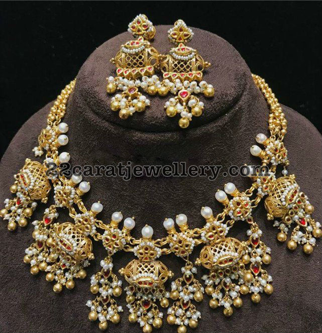 Filigree Design Pearl Necklace Jewellery Designs