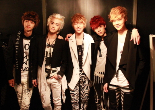 Touch корейская группа. группа touch and go. ванесса ланкастер touch and go. группа touch. группа touch and go.