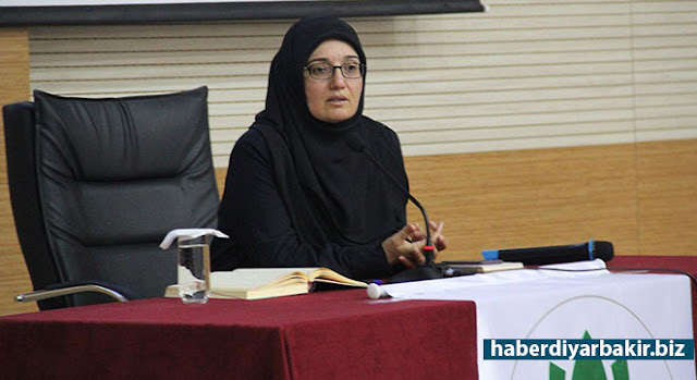 Zionists will win if Saladin was forgotten DIYARBAKIR-Gülden Sonmez, a member of the Board of Directors of the Humanitarian Relief Foundation (IHH), participated in the programmer held by Knowledge and Merit Student Community Club in the conference hall of the Faculty of Theology in Dicle University with the title of “Mavi Marmara Journey to Hope”.