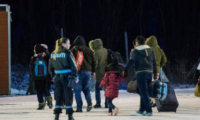 Απίστευτο: Οι Δανοί θα κατάσχουν από τους πρόσφυγες όλα τα αντικείμενα αξίας άνω των 300 ευρώ! Αν το εκανε η ΕΛΛΑΔΑ θα μας εκραζαν  