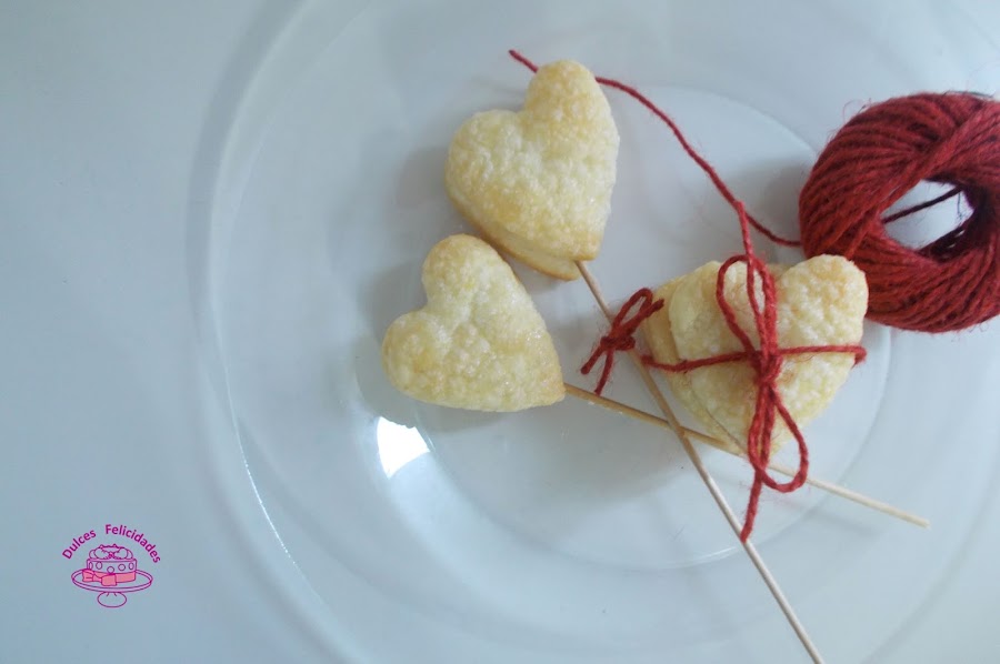 Corazones de hojaldre rellenos de chocolate para San Valentín
