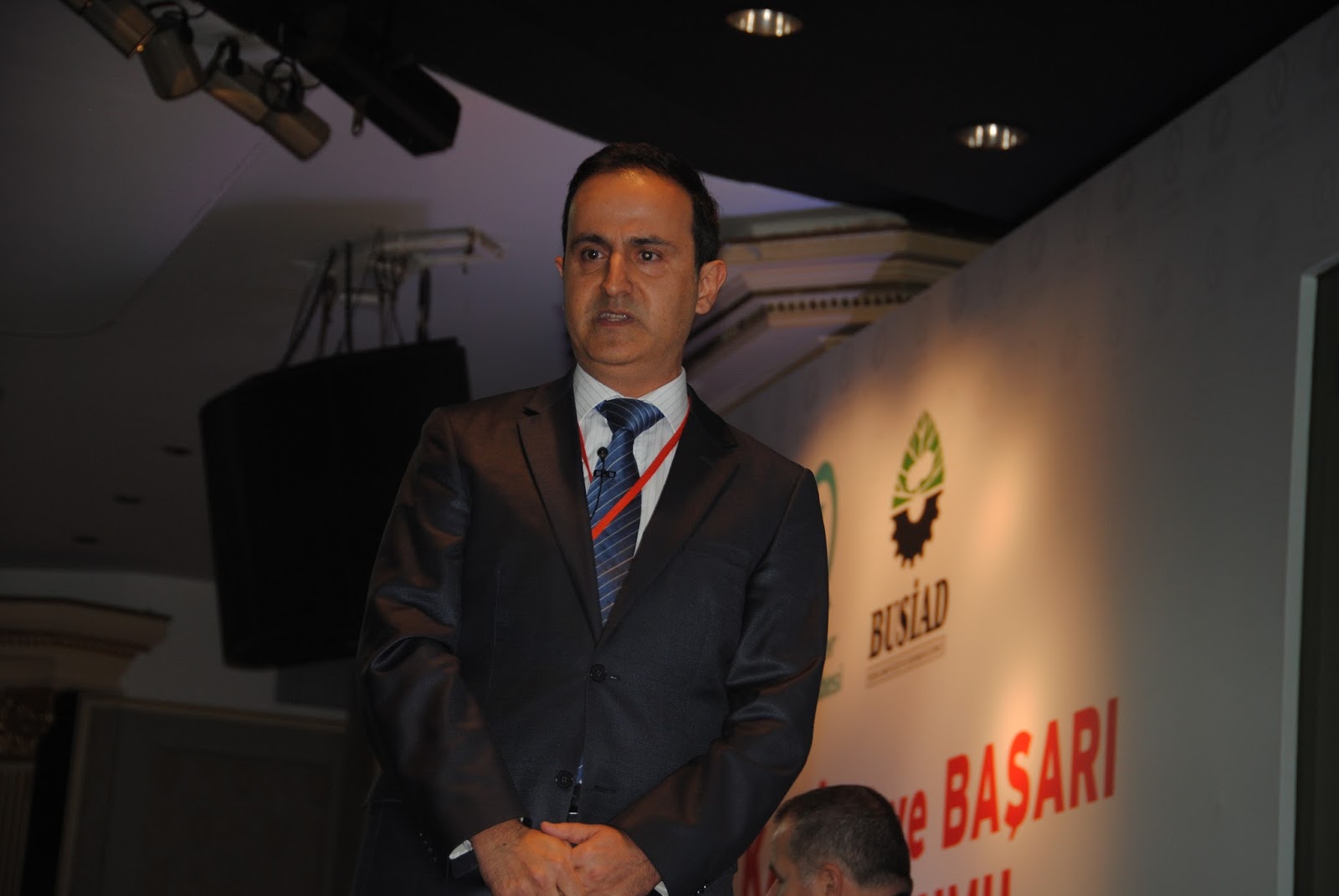 kolayca isa restoran sahibinden is elbiseleri gozdendergi com