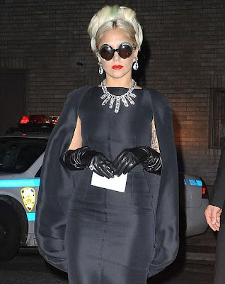 A+chic+and+classy+Lady+Gaga+is+a+modern+