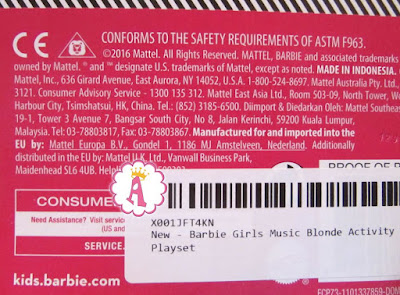 Надпись на коробке с куклой барби музыканткой 2016 года