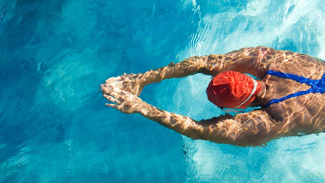 8 Raisons pour lesquelles la natation est la meilleure façon de perdre du poids et se mettre en forme rapidement