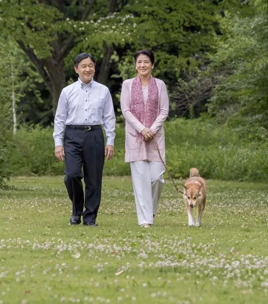 Imperial Household released new photos of Crown Prince Naruhito and Crown Princes Masako on the occasion of their 25th wedding anniversary.