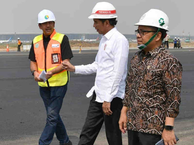Jokowi Tinjau Perkembangan Landasan Pacu Ketiga Bandara Soekarno-Hatta Jokowi Tinjau Perkembangan Landasan Pacu Ketiga Bandara Soekarno-Hatta