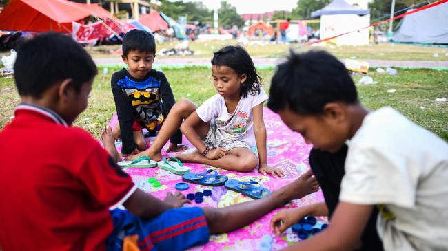 Foto Anak-Anak Korban Gempa Palu Foto Anak-Anak Korban Gempa Palu