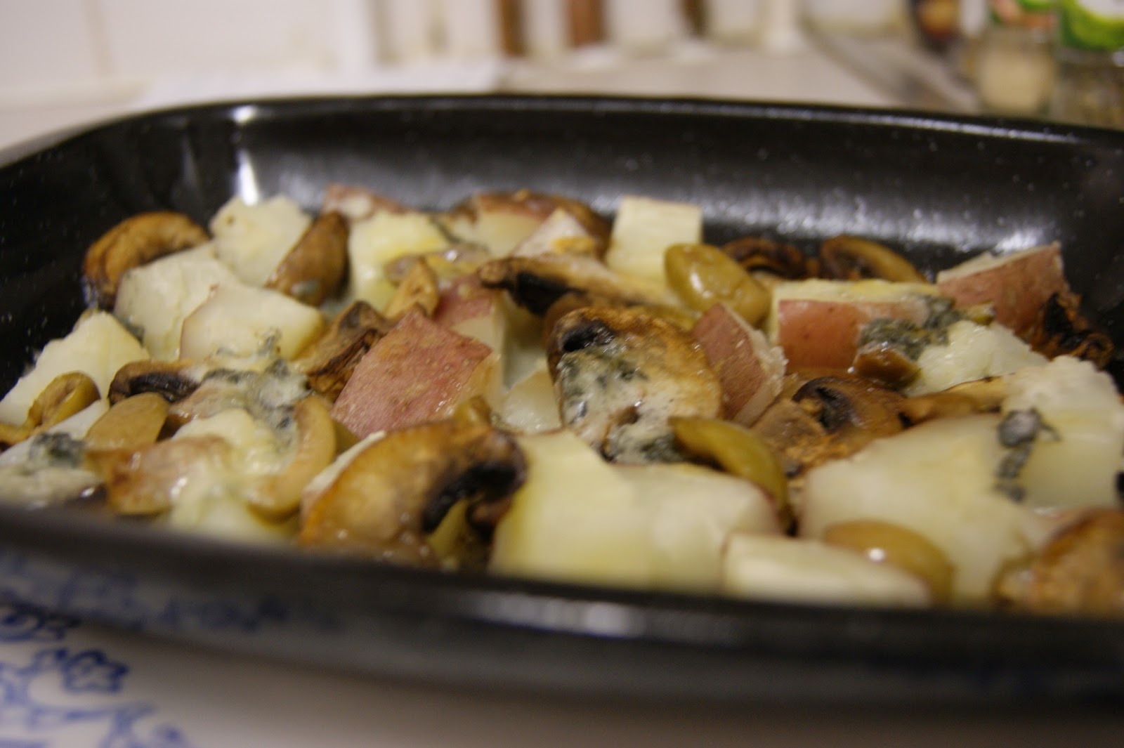 Anne's Kitchen Potato, Mushroom and Blue Cheese Melt