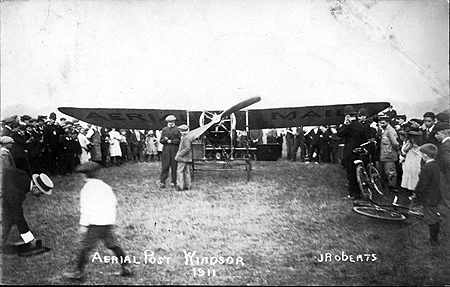 1911 İngiltere hava postası taşıyan uçak 1911 İngiltere hava postası taşıyan uçak