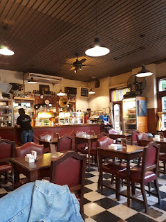 Reabre Bar Montecarlo de la Ciudad de Buenos Aires. 6 Bar de Buenos Aires