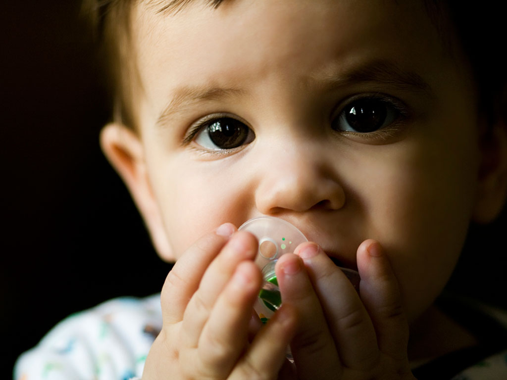 Pacifier crying sad babies wallpapers omg wonderful kelsey chen fitzpatrick mavis Top 29 Wallpapers OF Sad And Crying Babies In HD