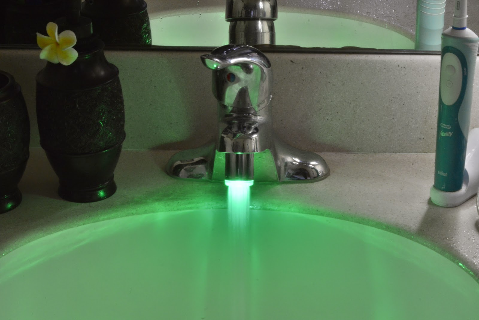 Led Light Up Glow Products LED Faucet Head Lights Change With