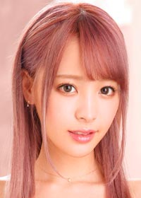 Actress Kana Momonogi