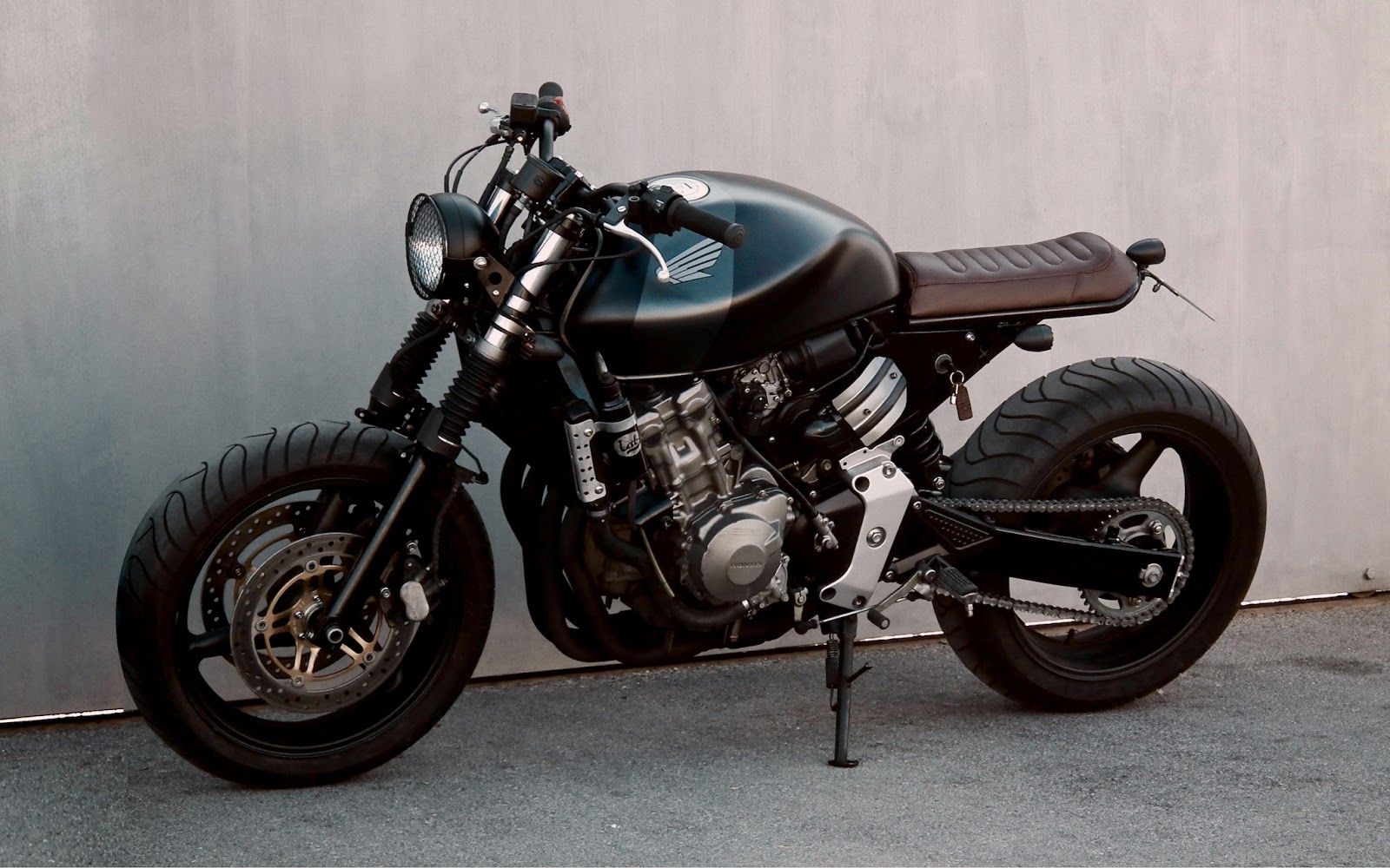 classic Inazuma café racer