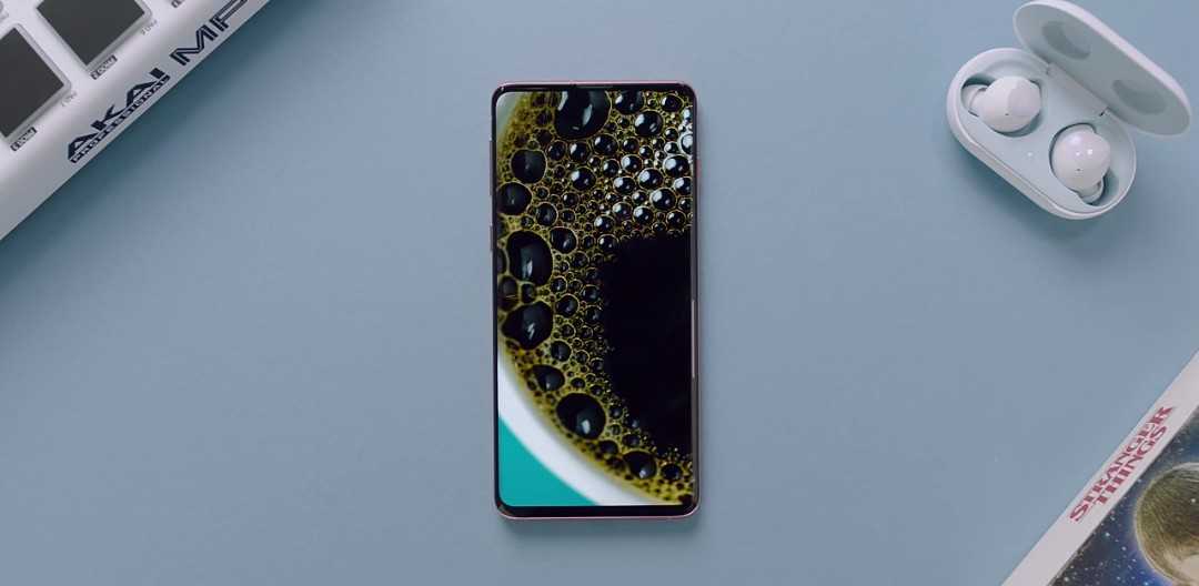 Samsung Galaxy S10 best hole punch wallpapers 