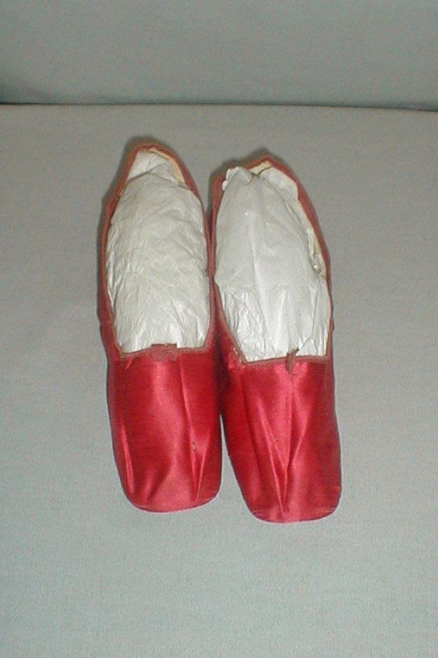 All The Pretty Dresses: 1830's Pink Shoes!