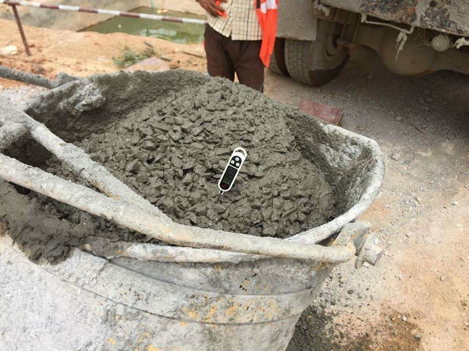 TEST METHOD FOR TEMPERATURE OF FRESHLY MIXED CEMENT CONCRETE AS PER