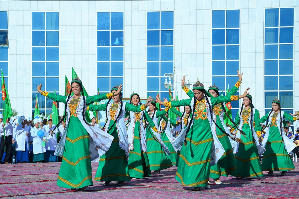 Туркменабад сегодня. Форма правления Туркменистана. Форма в Туркменистане. Спортивная форма Туркменистана.