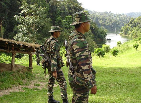 Ia setaraf dengan koperal dalam tentera darat malaysia dan laskar kanan dal...