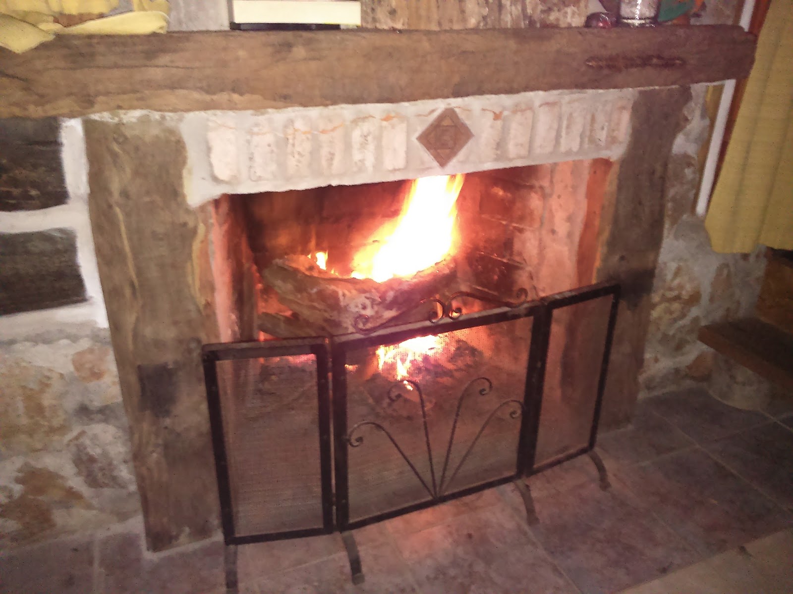 casa cabaña de troncos y piedra LODEAGUSTINA