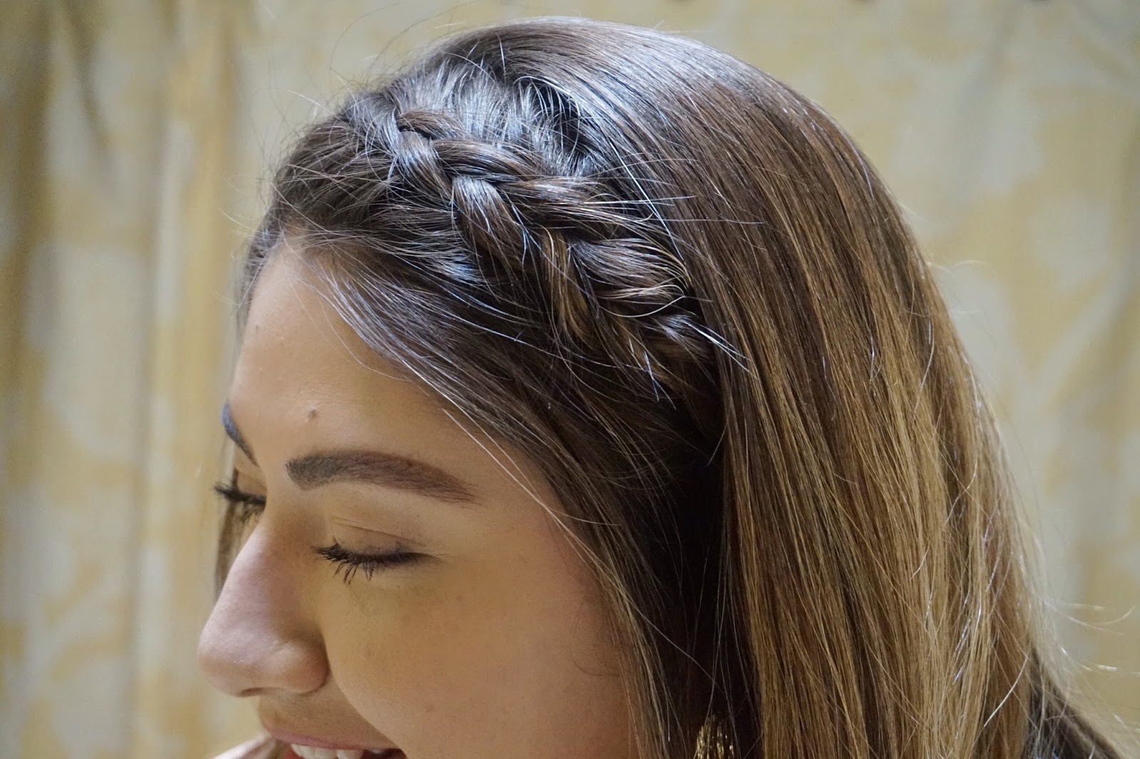 Easy Hairstyle for Dirty Hair // Second Day Hair // Easy Summer Hairstyles | beautywithlily.com