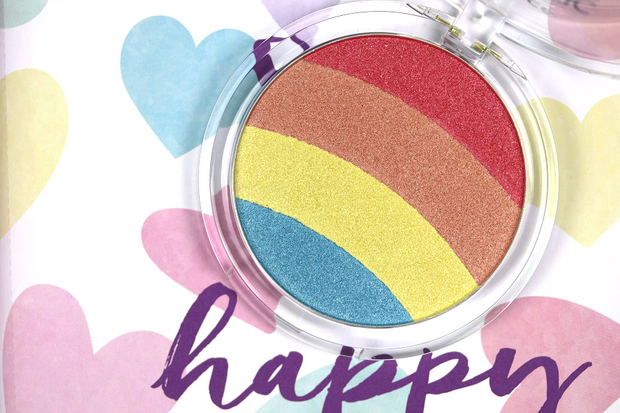 Glam & Shine Beautyblog essence Prismatic Rainbow Glow Highlighter