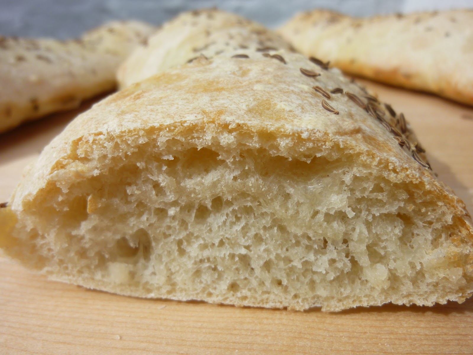 Knusprige Seelen mit Kümmel und groben Meersalz