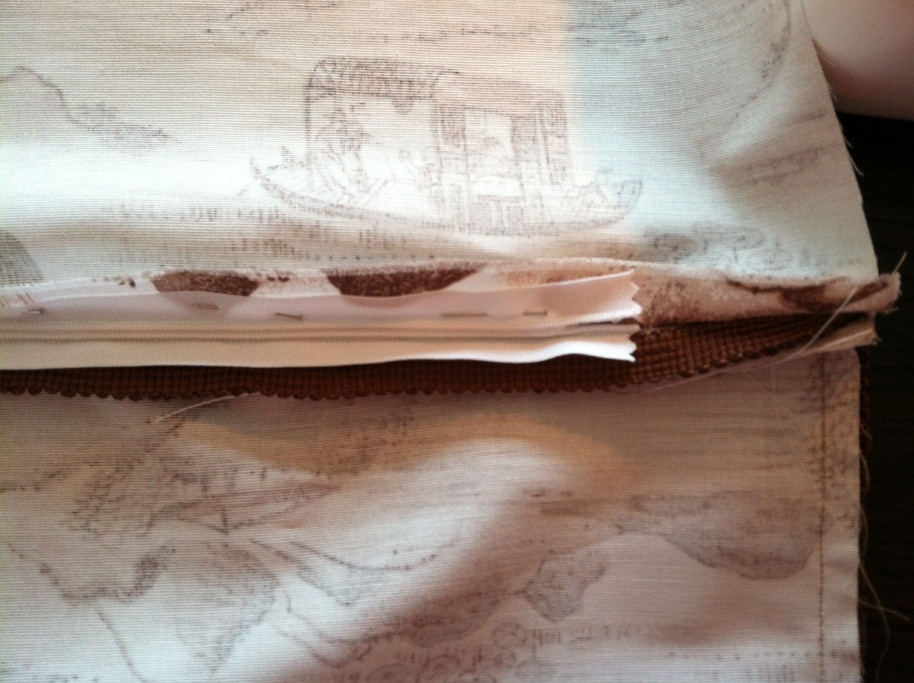 one half world Tutorial pillow with trim and a zipper