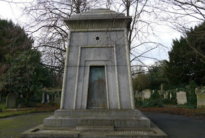 Гробницата - машина на времето в едно лондонско гробище Dsads