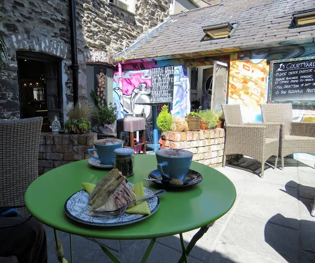 Where to eat in Conwy North Wales: L's Coffee and Bookshop courtyard