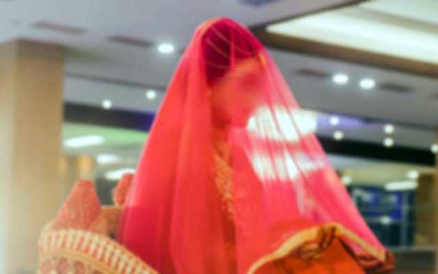 The bride became a father after seeing UNO ইউএনওকে দেখেই ভাবি হয়ে গেলেন কনে