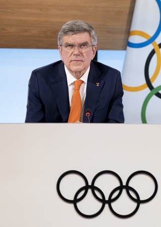 独裁者、IOC "Bach" 、を首にせよ！