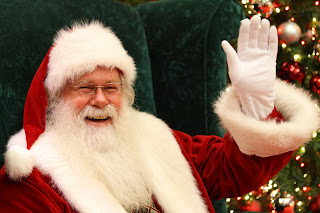 picture of Santa welcomes you to the Holiday Craft Shows of Northern Virginia