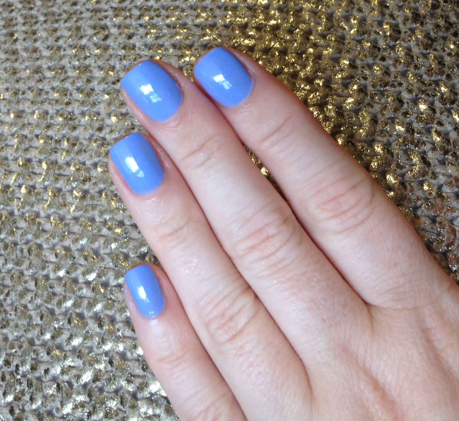 Max The Unicorn Manicure Essie 'Bikini So Teeny'!