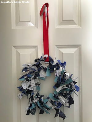 How to make a large fabric strip wreath for Christmas
