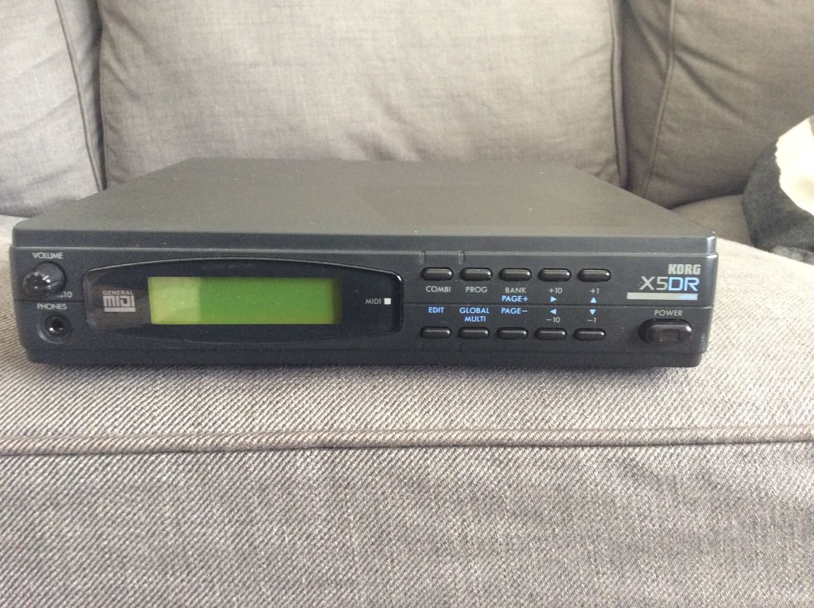 MATRIXSYNTH-B: Korg X5DR MIDI synth X5D half-rack module SN 007263