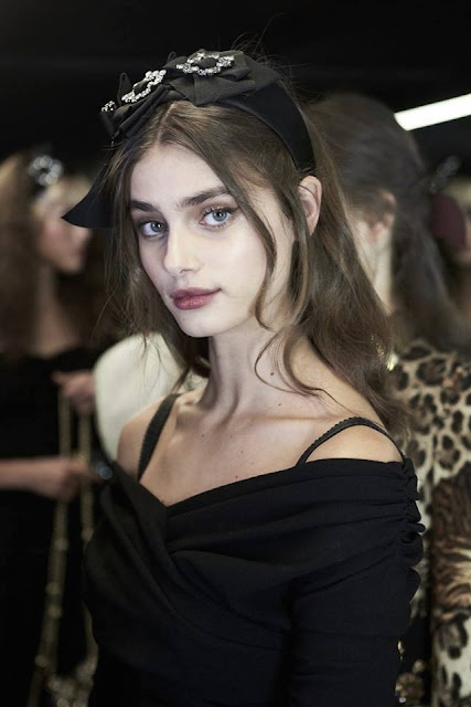 Taylor Marie Hill for Dolce and Gabbana Women's Fall-Winter 2016-17 MFW {Cool Chic Style Fashion}
