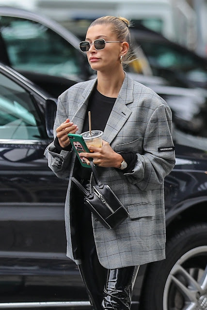 Hailey Bieber Clicked While Out for Coffee in Beverly Hills 16 May -2019