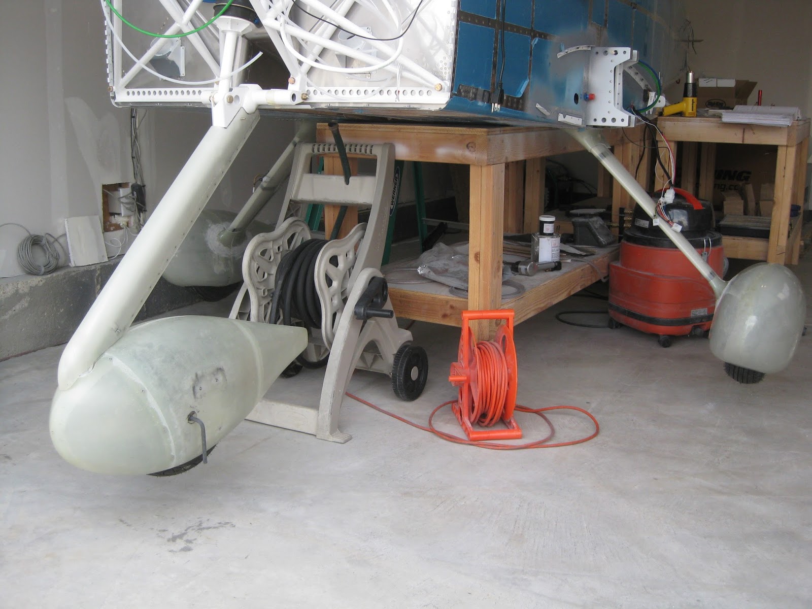 E's Van's RV14A Finish Tricycle Landing Gear and Wheel Fairings.