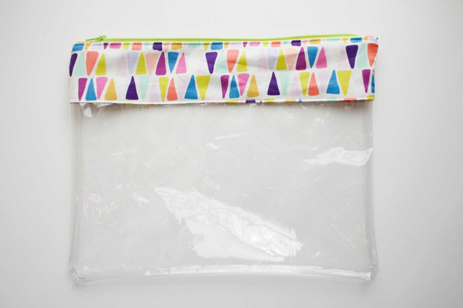 sewhungryhippie How to make vinyl zipper cases that stand up