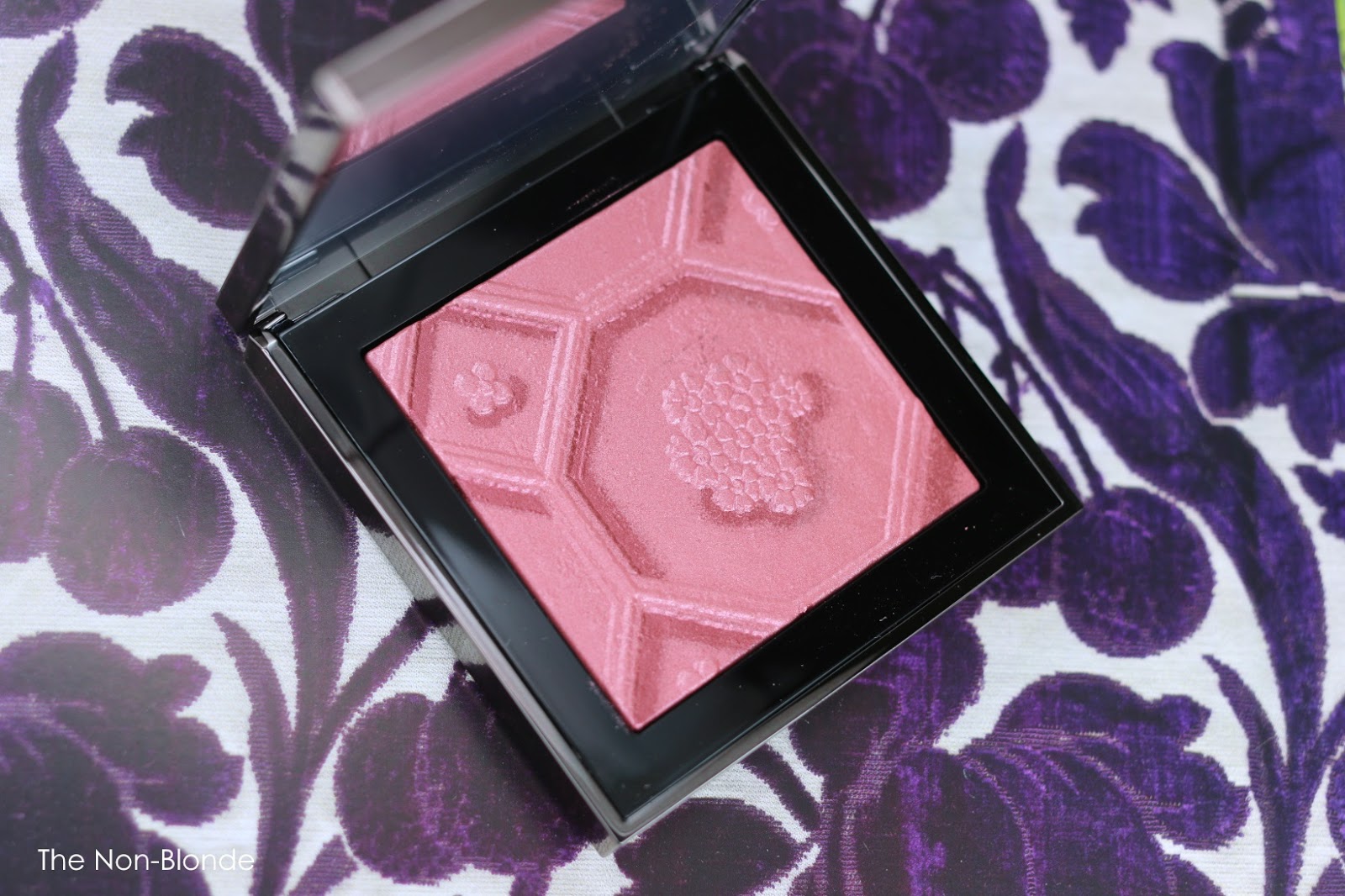 burberry silk and bloom blush palette