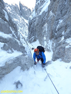 fernando calvo guia de alta montaña uiagm , escaladas y alpinismo Friero naranjo de bulnes