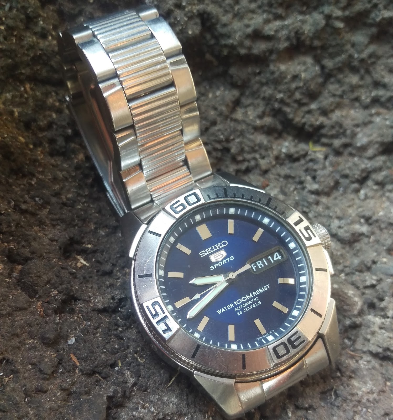harga seiko 5 sports automatic 23 jewels 100m