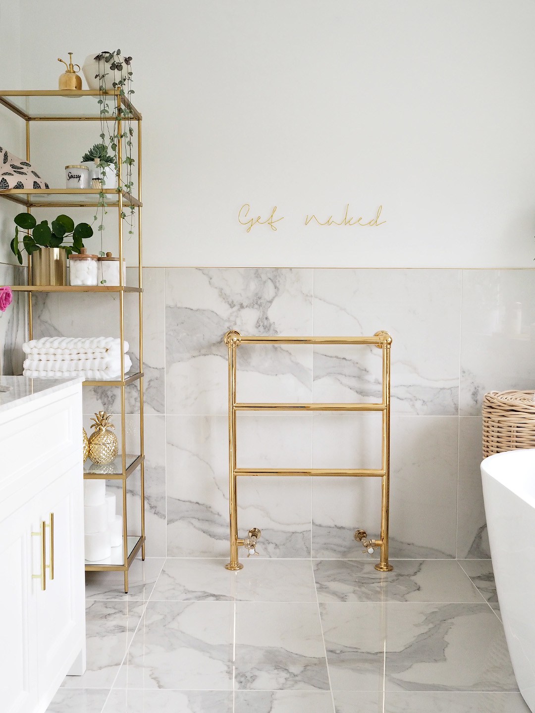 Baño en Oro y Mármol | The Deco Soul